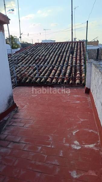 Foto f0ec8aad-5416-4af3-b0d9-cafcc688a986. Casa adossada a Morón de la Frontera