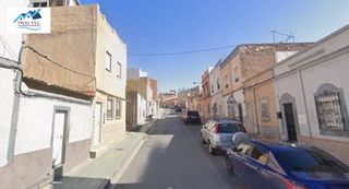 Casa  Calle valdivia. Venta casa en almería