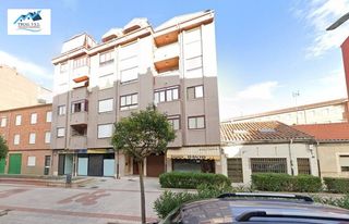 Pis  Avenida de los maragatos. Venta de piso en benavente  garaje  zamora