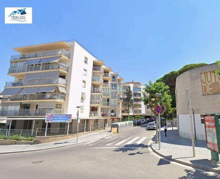 Foto e8d7f126-f375-4925-8b3b-75bb75704c3f. Local comercial a Mar i Camp - Platja dels Capellans Salou