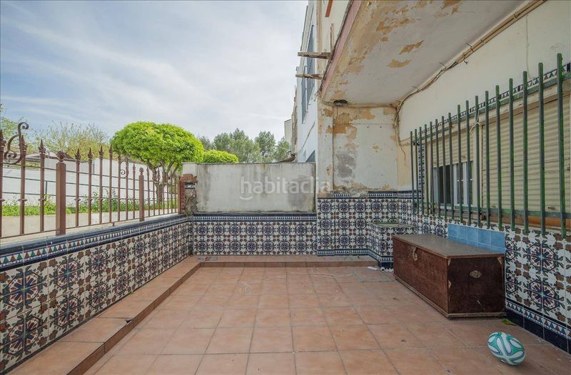 Foto 3dd316f0-0655-450c-b006-234cbd1f5bf0. Casa adossada a Centro Bormujos
