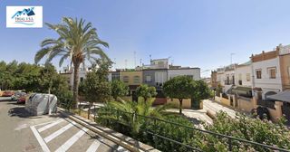 Casa a schiera  Calle de sanlúcar la mayor. Venta adosada en  bormujos sevilla