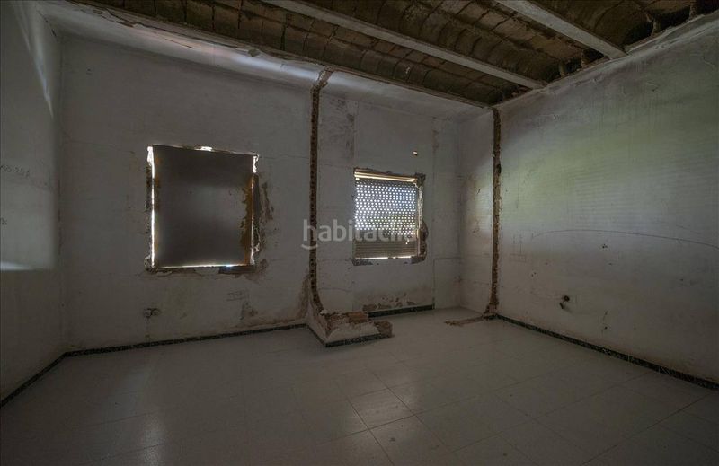 Foto b68f2ea8-c9b9-4ff6-8526-42c084e356b1. Casa adossada a Centro Bormujos