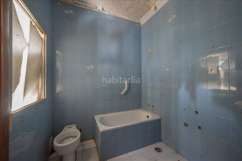 Foto b9a5d82b-4bbd-4bae-8eb5-5295ca4c439e. Casa adossada a Centro Bormujos