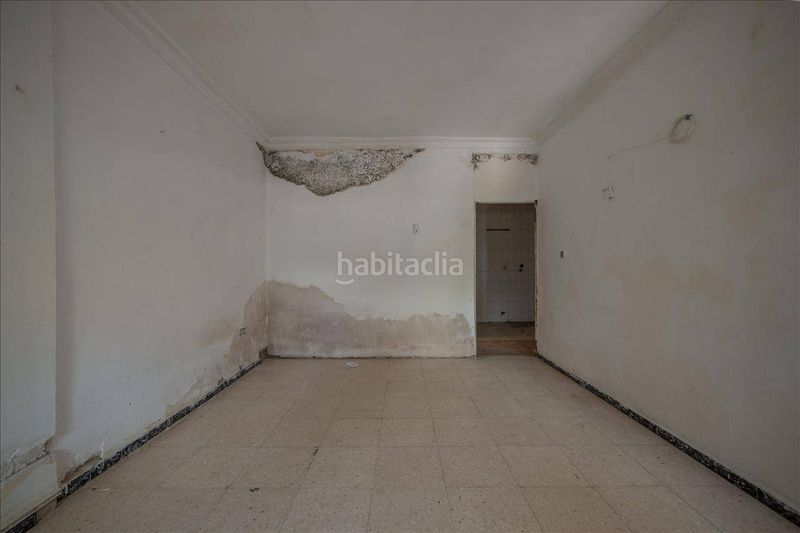 Foto eb17f7c5-ecf4-431b-b6fe-17d88beeae68. Casa adossada a Centro Bormujos