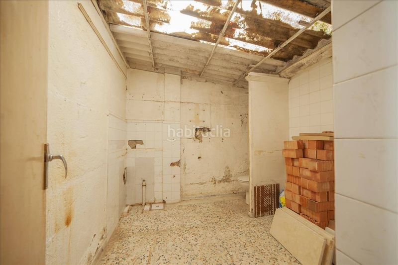 Foto f9fa37af-0656-4ad9-92a4-60a565b071c4. Casa adossada a Centro Bormujos