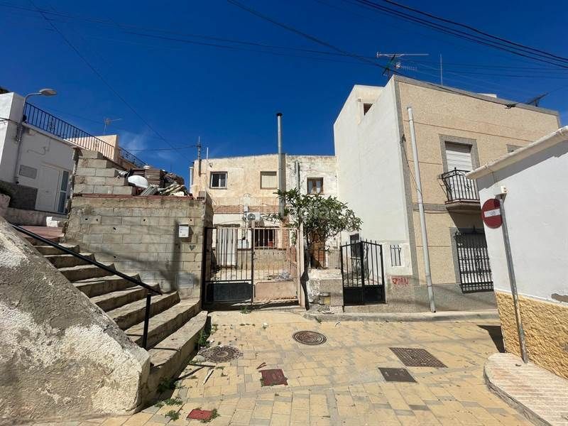 Foto b14064fa-71a1-4f98-b56e-567851a329b4. Casa a Turre