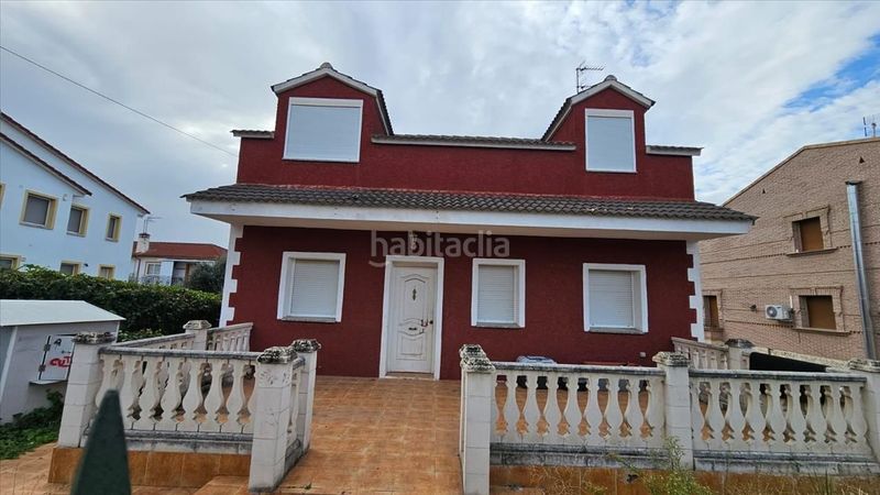 Foto c2467891-4bd5-4219-aa73-e61f5e6c54a5. Chalet venta chalet en mentrida en Méntrida