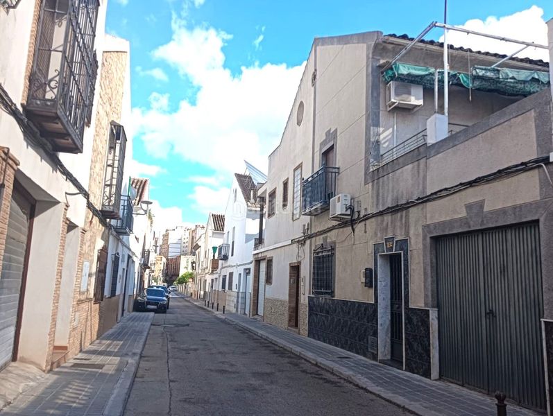 Foto 20a232aa-419d-4027-a496-33a81f0d8c56. Casa a Peñamefecit - Avda Barcelona Jaén