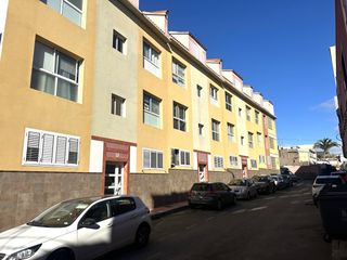 Appartement  Calle barcelona. Venta piso en telde