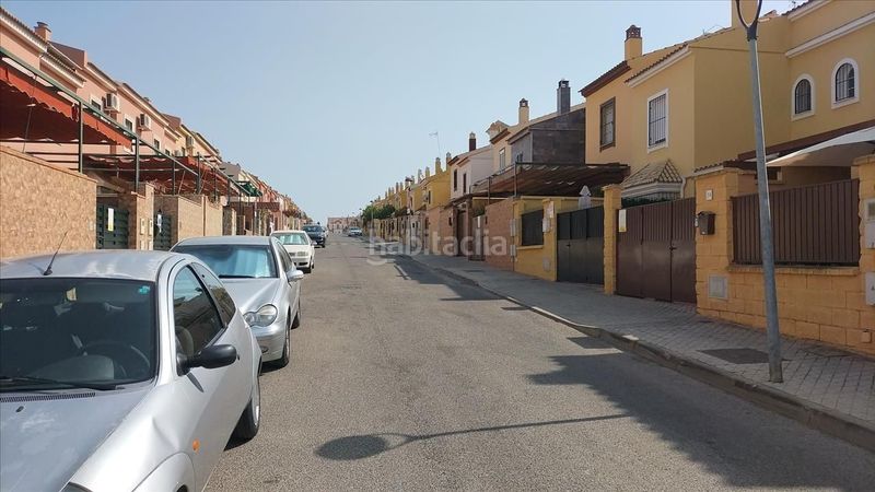 Foto 144268c0-531f-4226-9ecf-b0e11bdf7c0b. Casa adosada en Mairena del Alcor