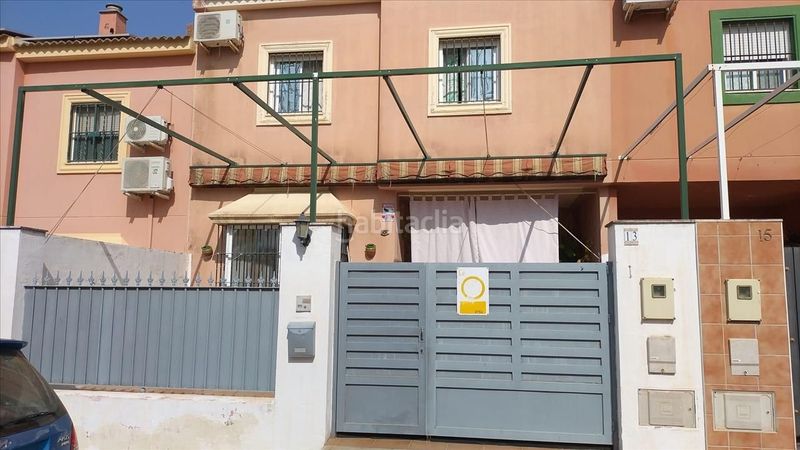 Foto 47c947f3-fc12-4a88-876b-c142d75f8643. Casa adosada en Mairena del Alcor