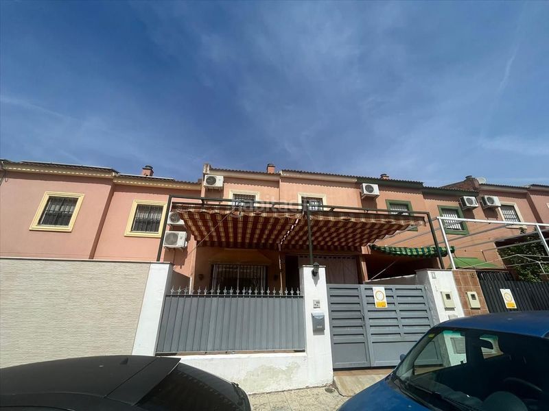 Foto e0c75f79-27d5-41fe-a5bb-070049493740. Casa adosada en Mairena del Alcor