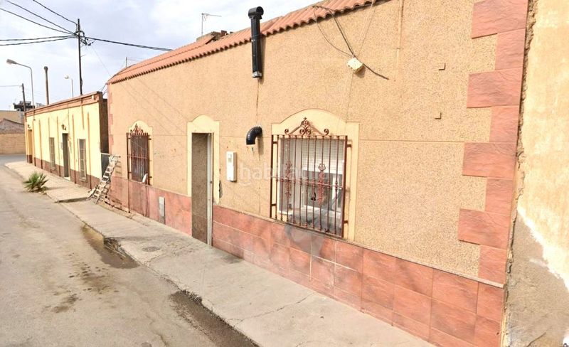Foto f0a13007-55ca-4c46-b4ee-01eab42bfa15. Casa adossada a Santo Domingo Ejido (El)