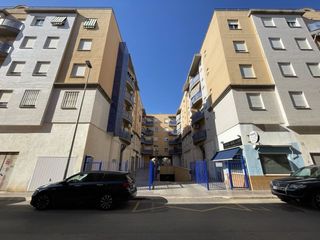 Aparcament cotxe a Garellano - Bo Peral