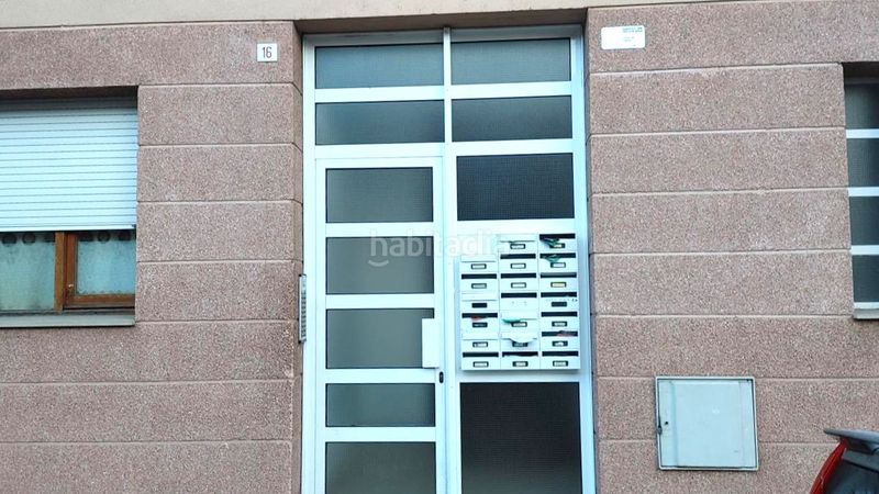 Foto 5a9c9dee-8d0b-4239-9855-e6f5dd8d2fdd. Aparcament cotxe a Olot