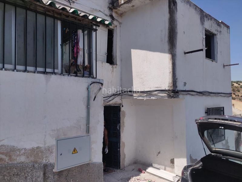 Foto dc9bd115-c917-4601-8965-106052542f90. Casa adosada en Iznalloz
