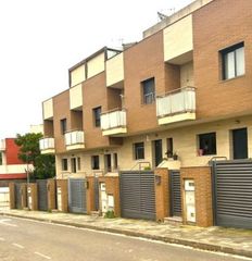 Casa adossada  Calle podadora. Venta adosado en vilanova i la geltru