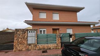 Chalet in Pelayos de la Presa
