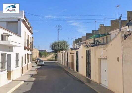 Foto c0187058-d8cb-46df-a609-fe05053f9c4e. Aparcament cotxe a Trigueros