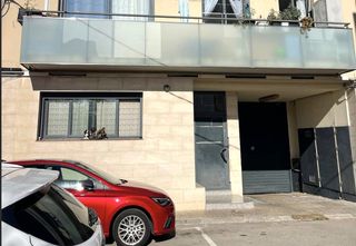 Parking coche en Poble Sec
