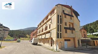 Pis  Carrer de l'estació. Venta piso en alp girona