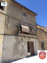 Reihenhaus  Calle de sant gaietà. Venta de casa adosada en aitona lleida