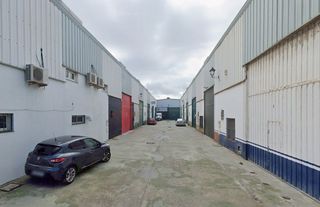 Nau industrial  Industrial zabal bajo. Venta nave industrial en la linea de la concepción cádiz