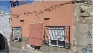 Casa adossada a Santa Lucía