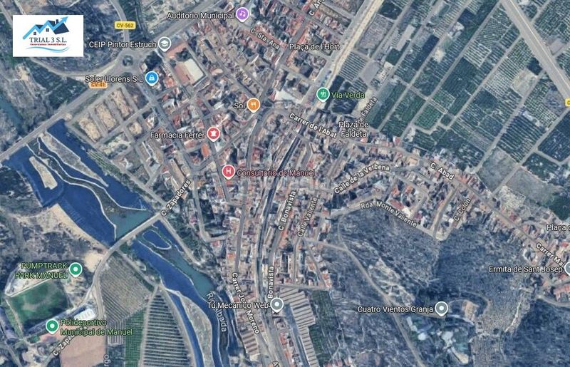 Foto 3a9152b2-2351-4a21-a2d6-e8a5e0f14afd. Casa adossada a Manuel