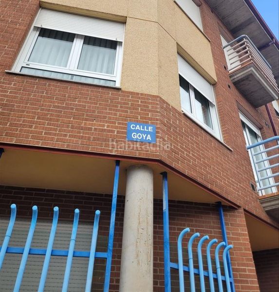 Foto f40b304a-81e0-447a-b01a-58b079854aad. Aparcament cotxe a Villaquilambre