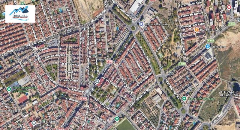 Foto a1b9beb4-e94e-4001-b22c-1038f3ebb8da. Casa amb piscina a Centro Bormujos