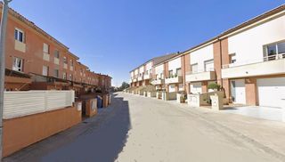 Maison jumelée  Calle dels cirerers. Venta adosado en corbins lleida