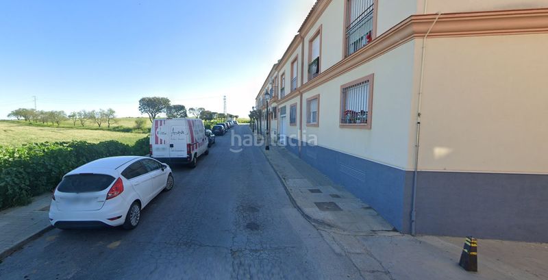 Foto 1eaf5e4a-ed19-4c0f-bede-fd45ebe62b5c. Casa adossada a Lepe