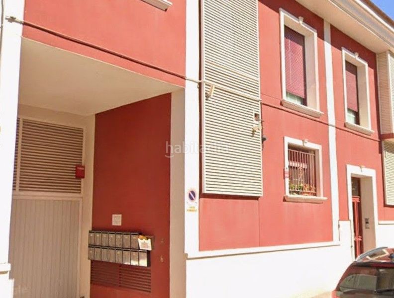 Foto e00b5d80-4b79-48ac-b3fd-5fa76b99c595. Aparcament cotxe a Archena