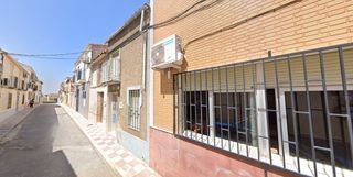 Casa adossada  Calle refugio. Venta casa en la carolina