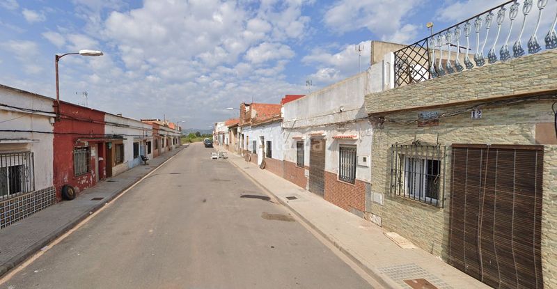 Foto c18ce25d-18f0-4057-8bb1-572e076c4423. Casa adossada a Carlet