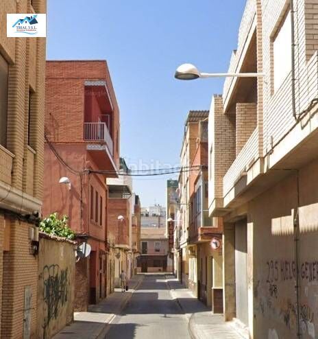 Foto f3d2c457-f76b-4bb9-bab9-d94faf35fb7e. Pis a playa puerto de Sagunto Sagunt