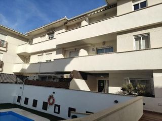 Pis a Residencial Triana - Barrio Alto