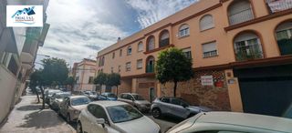 Flat  Calle parroco a gomez villalobo. Venta de piso en sevilla