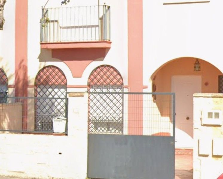 Foto 2a2ac632-8b59-482a-b366-163e864456df. Casa en Benacazón