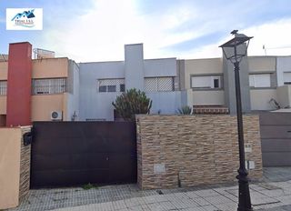 Casa a schiera  Calle raya real. Venta adosado en bormujos sevilla