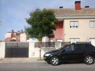 Casa en LAUREL