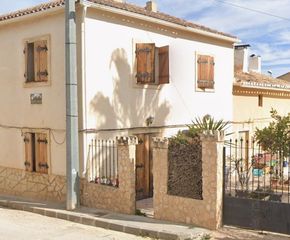 Haus in Manuel Álvarez Moreno