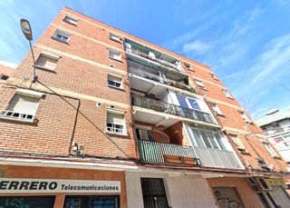 Appartement  Cruz de san sebastián. Venta de piso en alcala de henares  madrid  alquilado