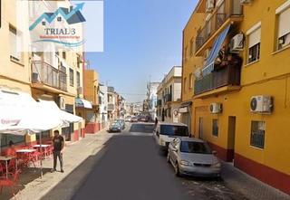 Parking coche  Calle san juan de aznalfarache. Venta garaje en camas  sevilla