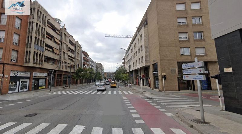 Foto a9194261-a826-4b2a-8f4d-1352e69ab882. Local comercial a Centre Sabadell