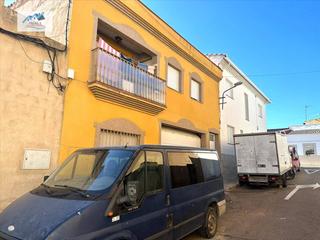 Casa adossada  Calle carolina coronado. Venta casa adosada en mérida  badajoz