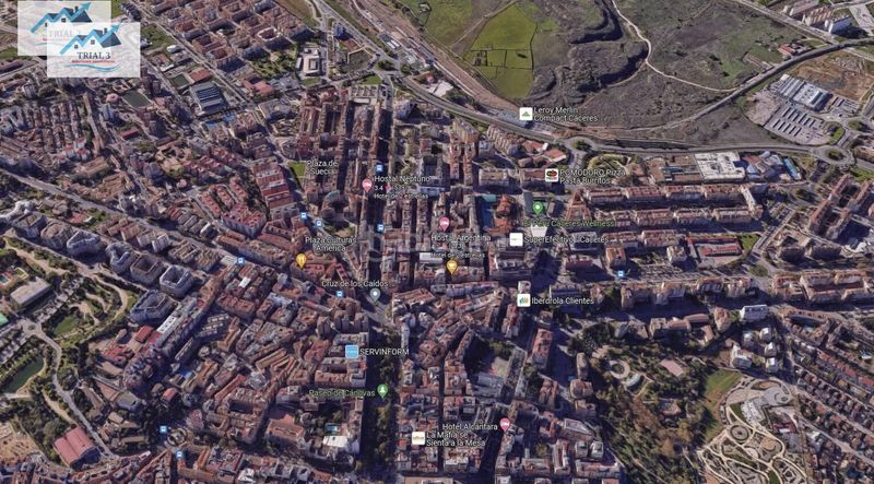 Foto ea527693-72ab-46d7-9006-22fc461cb34f. Local comercial a Centro Cáceres