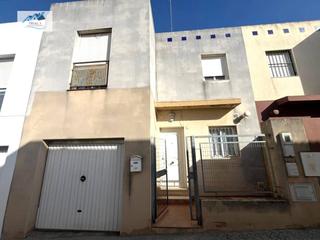 Casa  Calle coronil. Venta unifamiliar en mairena del alcor sevilla